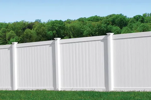 White vinyl privacy fence
